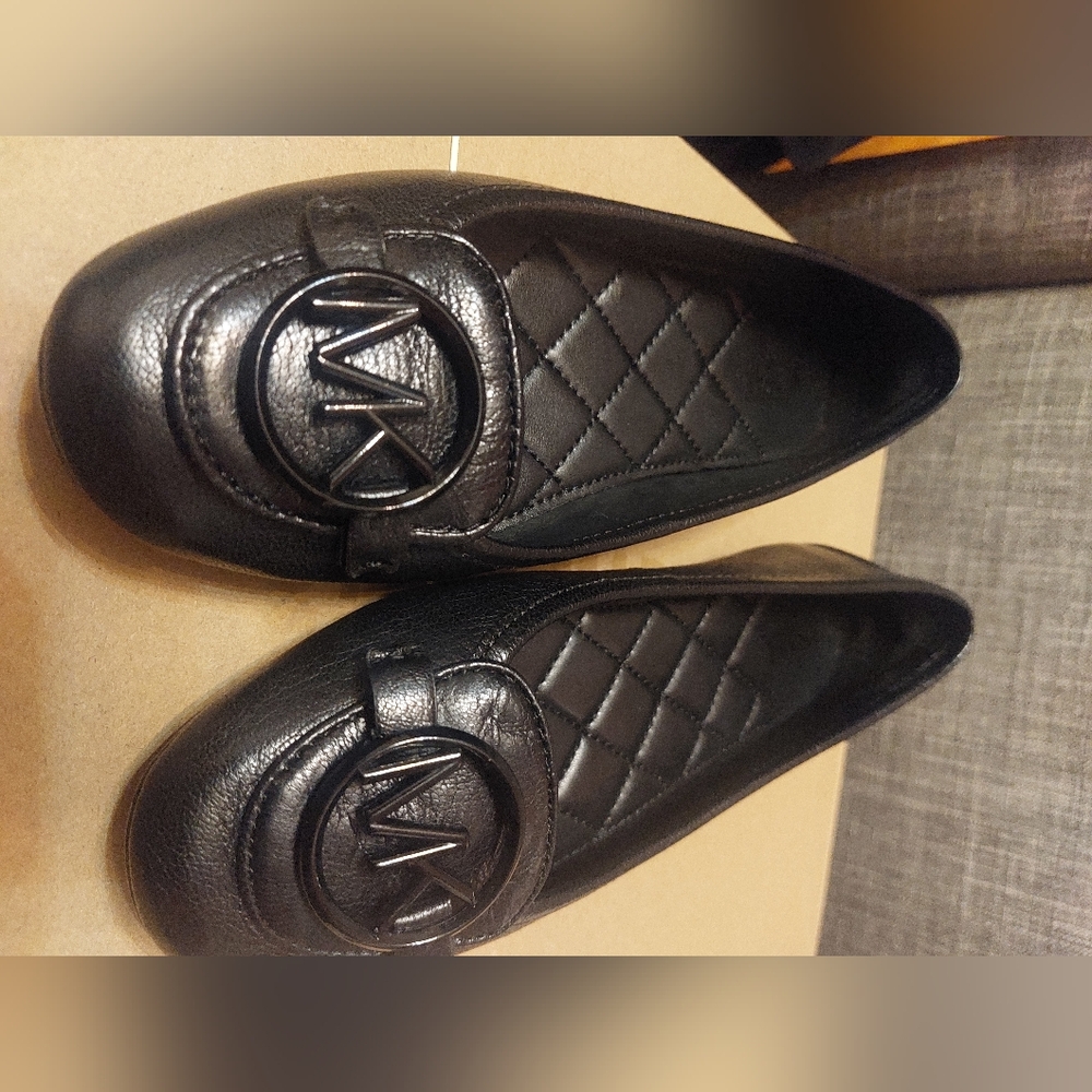 Michael Kors Leather Women's Black Flats Size - 5 - Picture 4 of 5